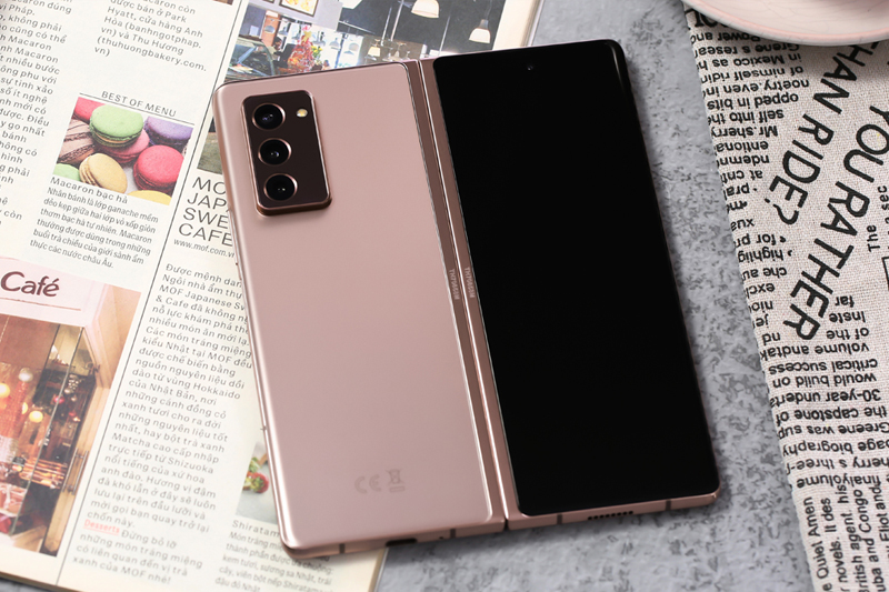 Galaxy Z Fold 2 với thiết kế vuông vức