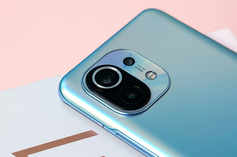 Mi 11 với thiết kế mảnh