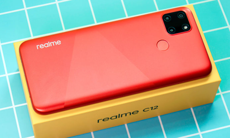 Realme C12 với cụm 3 camera sau