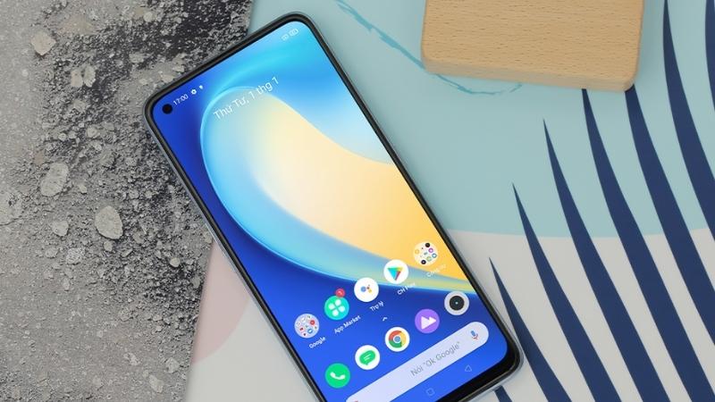 Màn hình siêu tràn viền của Realme 7 Pro