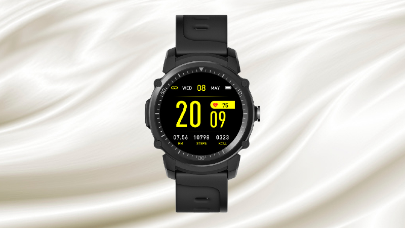 Màn hình TFT và độ phân giải 240 x 240 pixels cho trải nghiệm ổn định