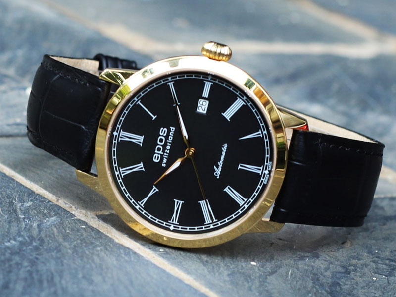Đồng hồ analog trên mặt đồng hồ thường có ba loại kim