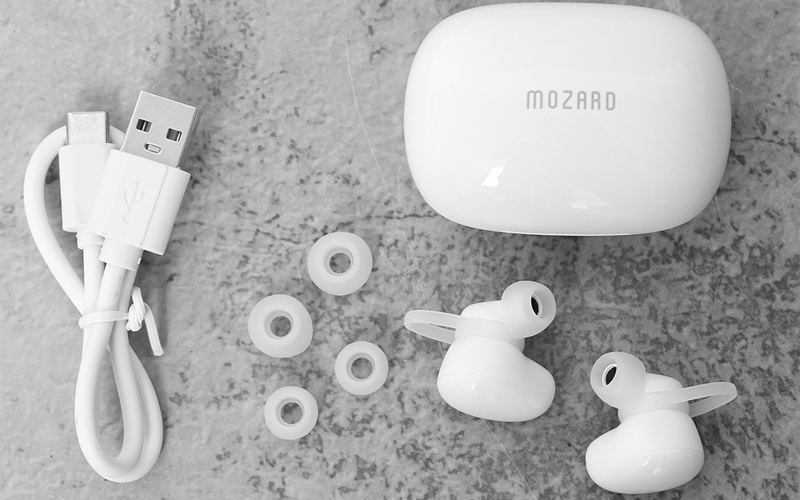 Tai nghe True Wireless Mozard TS11 mini được trang bị nhiều phụ kiện tiện ích