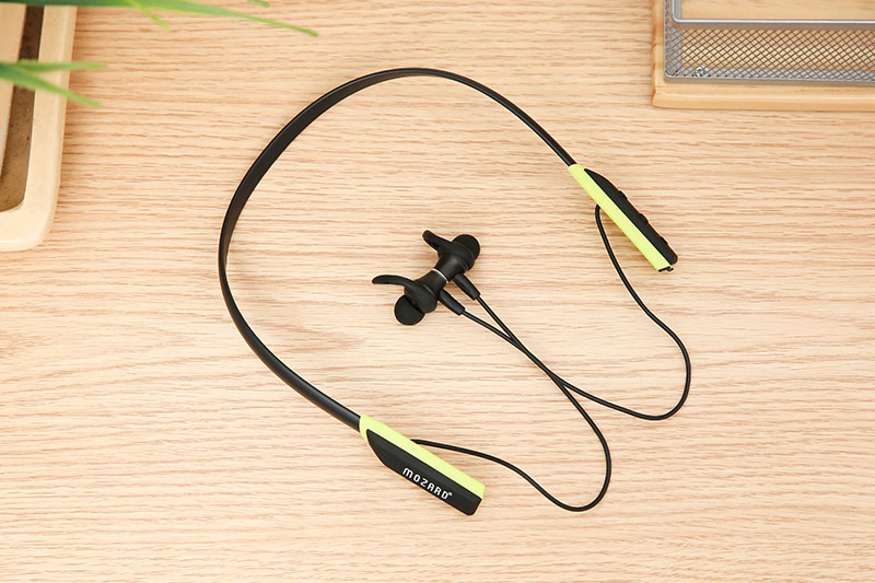 Mozard Flex4 có kiểu quàng cổ