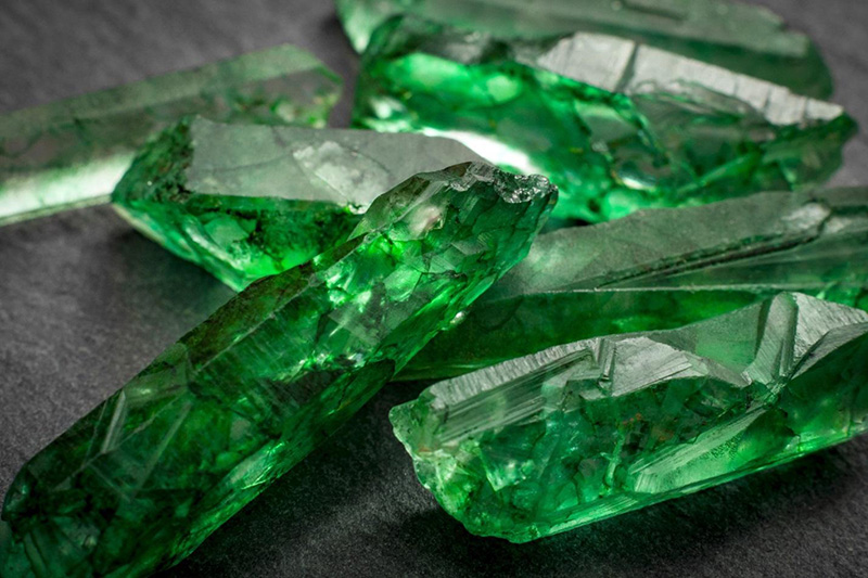 Đá ngọc lục bảo (Emerald)