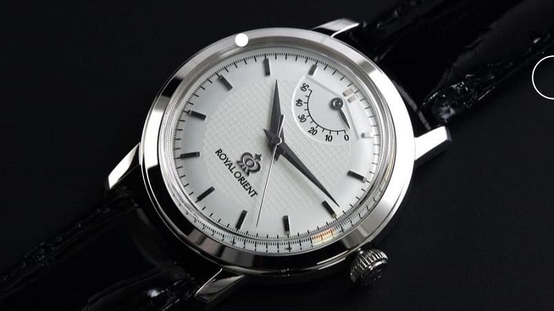 Đồng hồ có thiết kế sang trọng, thanh lịch Đồng hồ có thiết kế sang trọng, thanh lịch