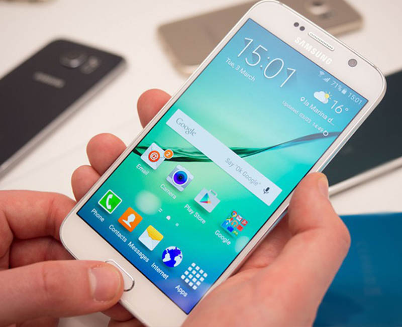 Hướng dẫn thực hiện trên điện thoại Samsung có phím cứng vật lý.