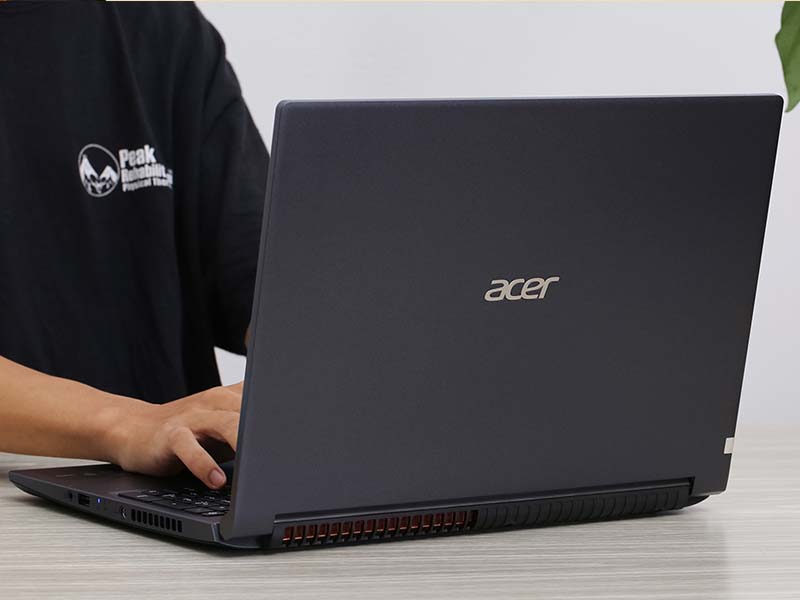 Thiết kế của Acer Aspire 7 Gaming A715 42G R4ST