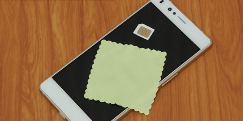 Vệ sinh SIM và khe cắm SIM