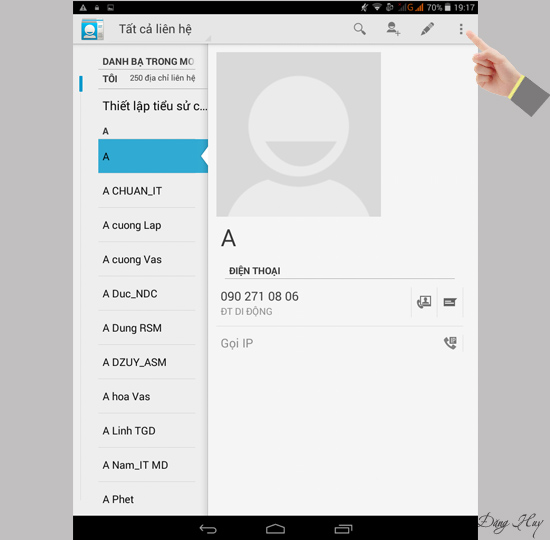 Chọn dấu 3 chấm góc tay phải phía trên