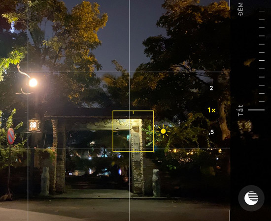 2. Hướng dẫn.  Bạn có thể dễ dàng tìm thấy được chế độ chụp đêm khi bạn chọn vào Camera -> Chế độ chụp -> Chụp đêm.