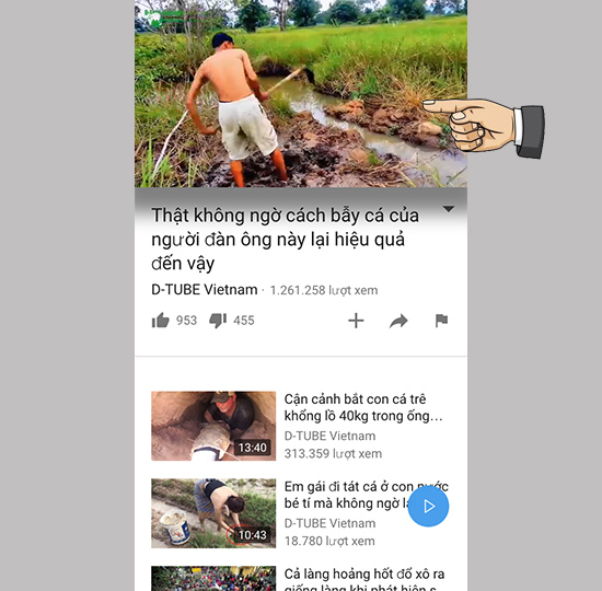 Giữ và vuốt video xuống để thu nhỏ