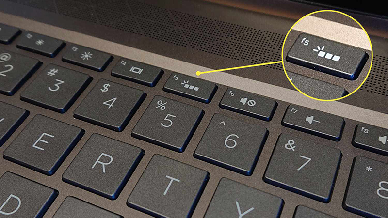 Biểu tượng chiếu sáng được in trên phím nhấn của bàn phím