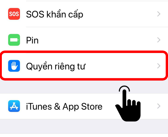Tìm và chọn mục Quyền riêng tư (Privacy)