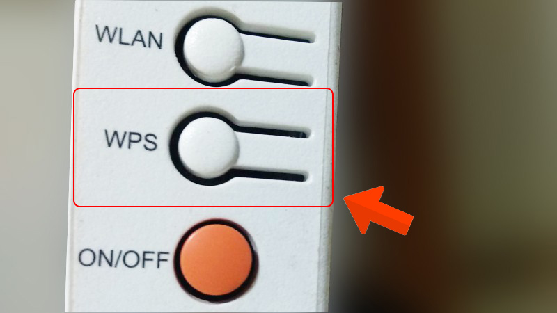 Nhấn giữ nút WPS trên modem WiFi