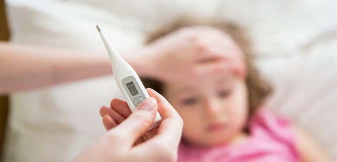 5 cách dùng nhiệt kế đo nhiệt độ cho trẻ an toàn, chính xác