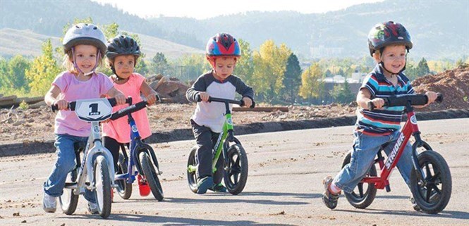 Cách tập cho bé đi xe thăng bằng hiệu quả