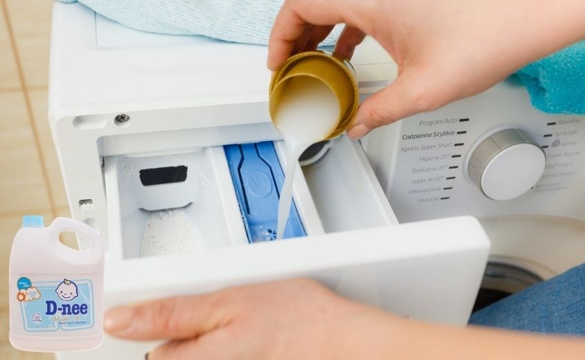 Nước giặt cho bé D-nee Lovely Sky xanh hương ổi can 3 lít có độ pH trung tính, an toàn cho da bé