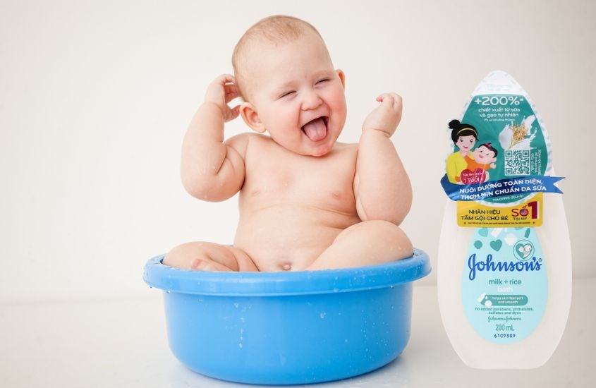 Sữa tắm cho bé Johnson's sữa & gạo êm ái cho làn da bé