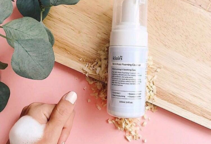 Sữa rửa mặt Klairs Rich Moist Foaming Cleanser