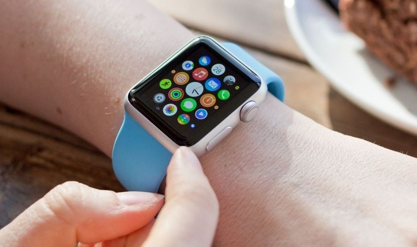 Bạn hãy đảm bảo rằng smartwatch của bạn đang ở hệ điều hành mới nhất