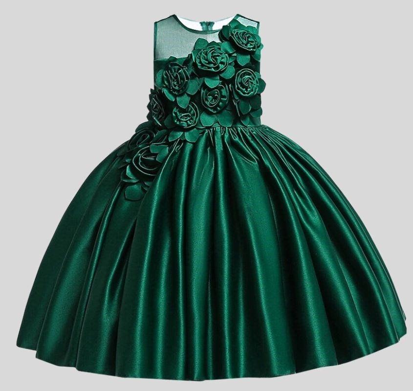 Đầm xanh lá cho bé