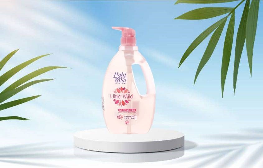 Tắm gội toàn thân cho bé Babi Mild Sakura 850ml chiết xuất lá anh đào trắng dịu nhẹ, an toàn