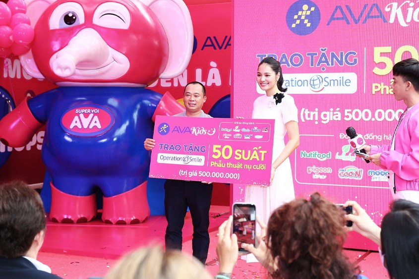 AVAKids trao tặng 50 suất phẫu thuật nụ cười cho quỹ Operation Smile Vietnam