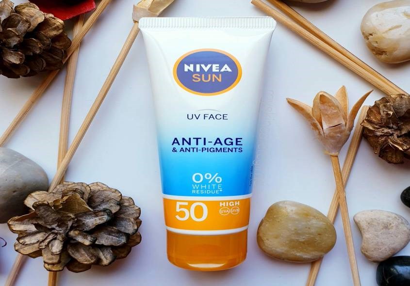 Kem chống nắng Nivea Sun SPF 50+ có khả năng chống thấm nước và mồ hôi tốt 