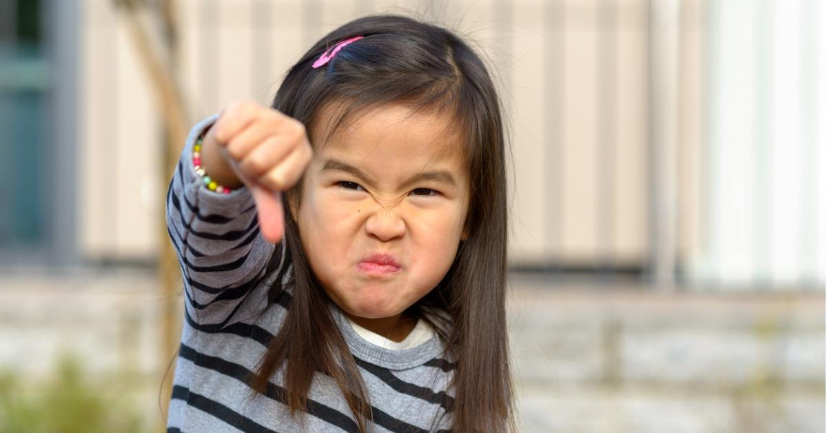 Trẻ hay đánh bạn - Những dấu hiệu cho thấy trẻ cần được thăm khám bởi bác sĩ, cha mẹ chớ nên bỏ qua