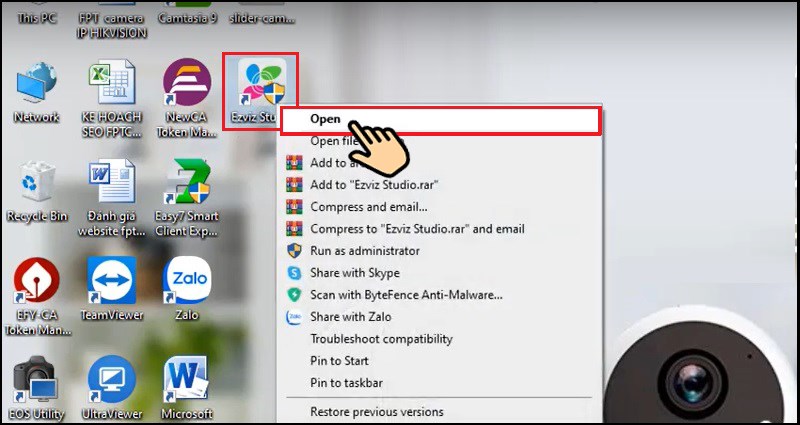 Chọn vào biểu tượng phần mềm EZVIZ nhấp chuột phải chọn Open