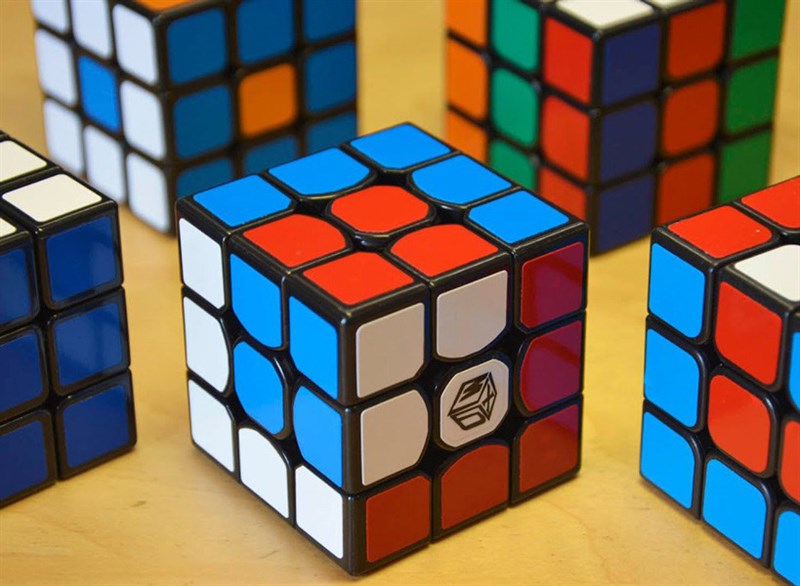 Rubik 4x$ có hình dáng khá giống rubik 3x3