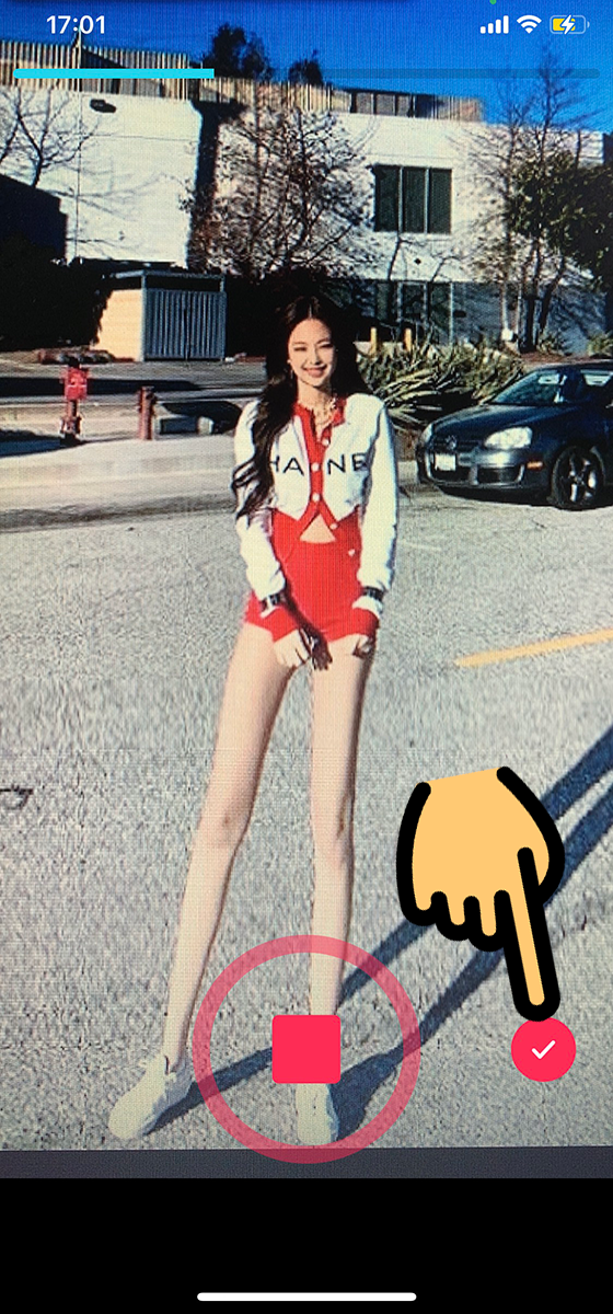 Nhấn dấu tick đỏ để lưu video.