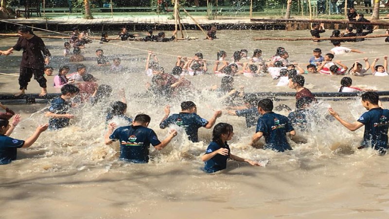 Vui chơi trong khu du lịch Ông Đề