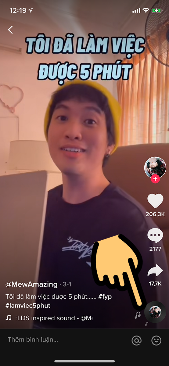 Bấm v&agrave;o link nhạc ở g&oacute;c dưới