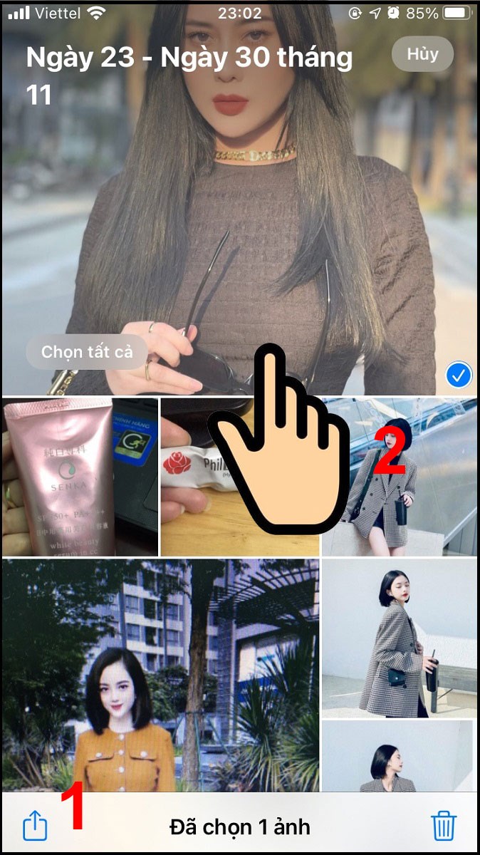 Chọn ảnh bất kỳ, bấm chọn biểu tượng mũi t&ecirc;n đi l&ecirc;n