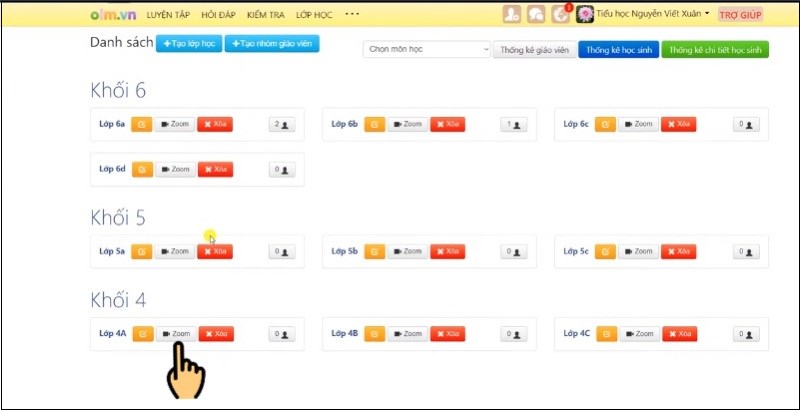 Nhấn vào nút Zoom tại lớp học muốn livestream