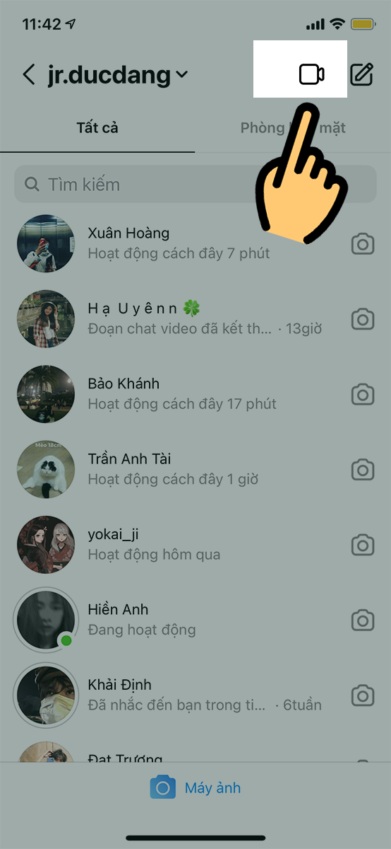 Nhấn v&agrave;o mục Camera 