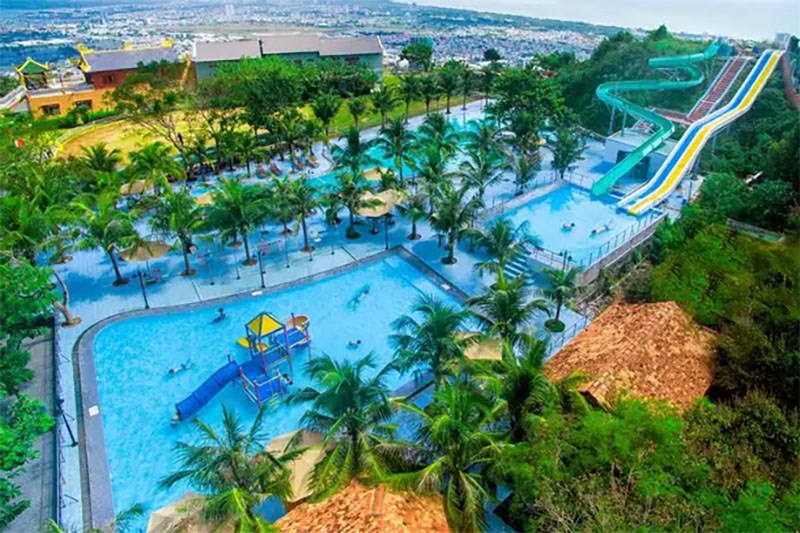 Công viên nước đầu tiên trên núi ở Việt Nam
