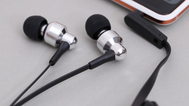 Tai nghe nh&eacute;t tai Awei ES500Ni 