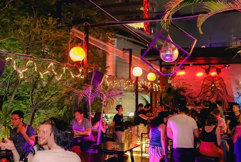 Hình ảnh. Broma Not A Bar thu hút rất nhiều du khách ghé thăm