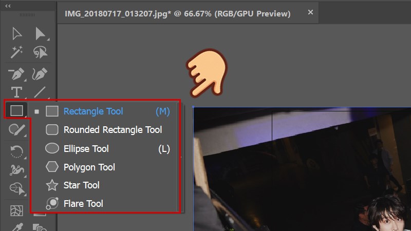 Dùng công cụ Rectangle Tool để vẽ hình dạng ảnh muốn cắt