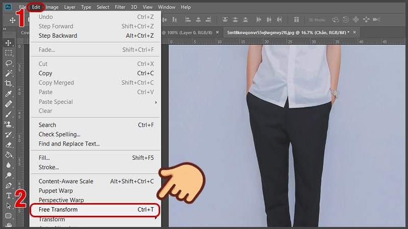 Chọn Edit > Free Transform (phím tắt Ctrl + T)