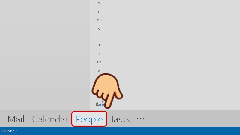 Chọn People ở bản Outlook 2013, nếu bạn đang dùng Outlook 2007, 2010 hãy chọn Contacts