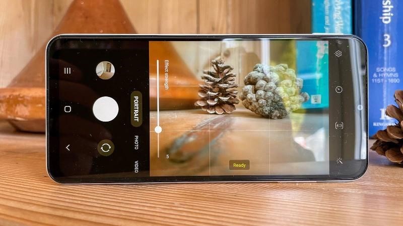 Camera ch&iacute;nh c&oacute; độ ph&acirc;n giải l&ecirc;n tới 50MP 