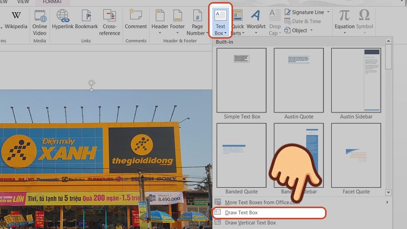 Chọn Insert, chọn Text box và chọn Draw Text box