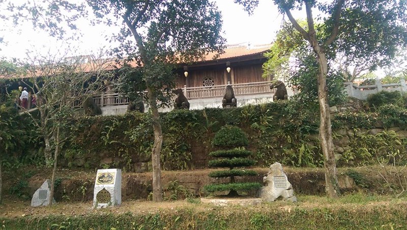 Chùa nằm trên khuôn viên rất rộng rãi thoáng mát