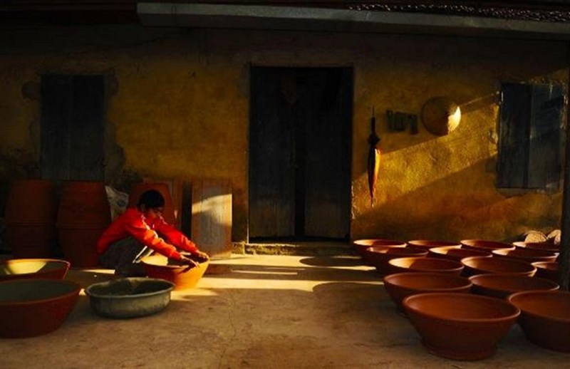 Vẻ đẹp thanh bình của làng gốm Phù Lãng trong ánh nắng