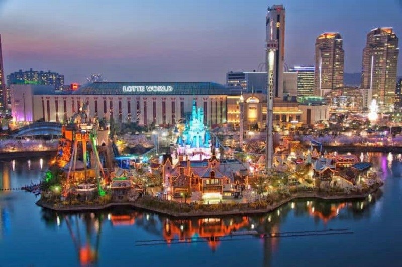 Lotte World với nhiều hoạt động vui chơi giải trí