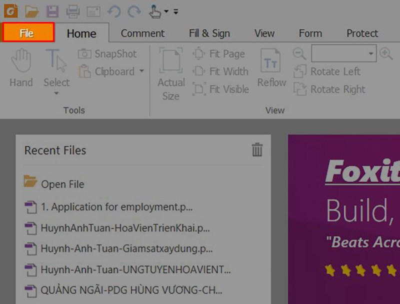 tại giao diện chính bạn hãy chọn vào File.